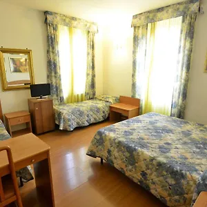 *** Otel Tirreno İtalya
